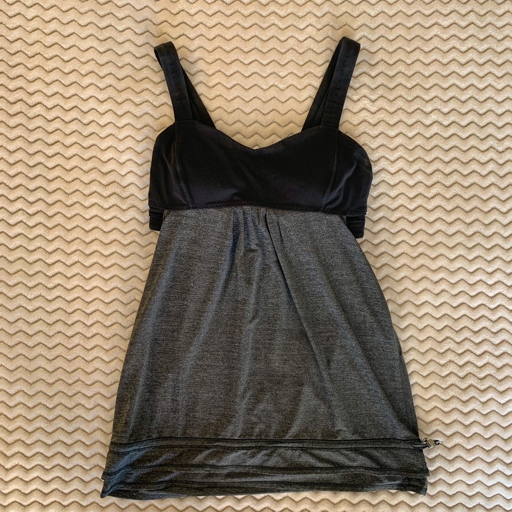 Lululemon Tank w Built In Bra Size 2
